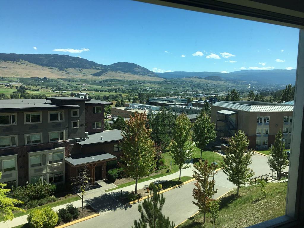 Ubc Okanagan Campus Hostel Kelowna Exterior photo